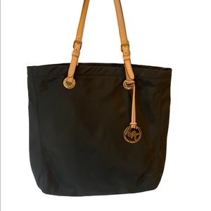 Michael Kors Jet setter black nylon tote